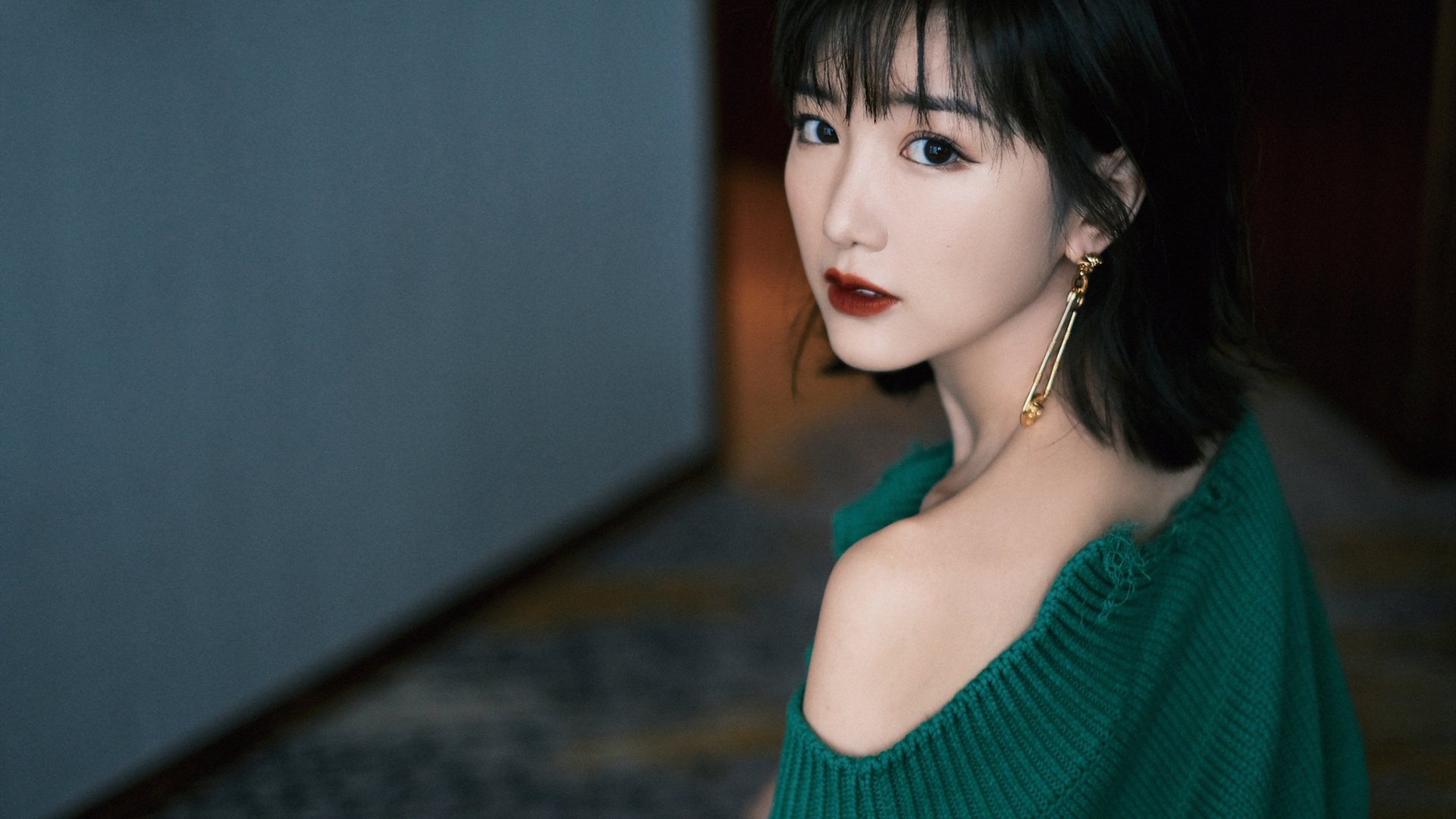 蝶泳节奏流畅中立代表队A稳步晋级,蝶泳国家队